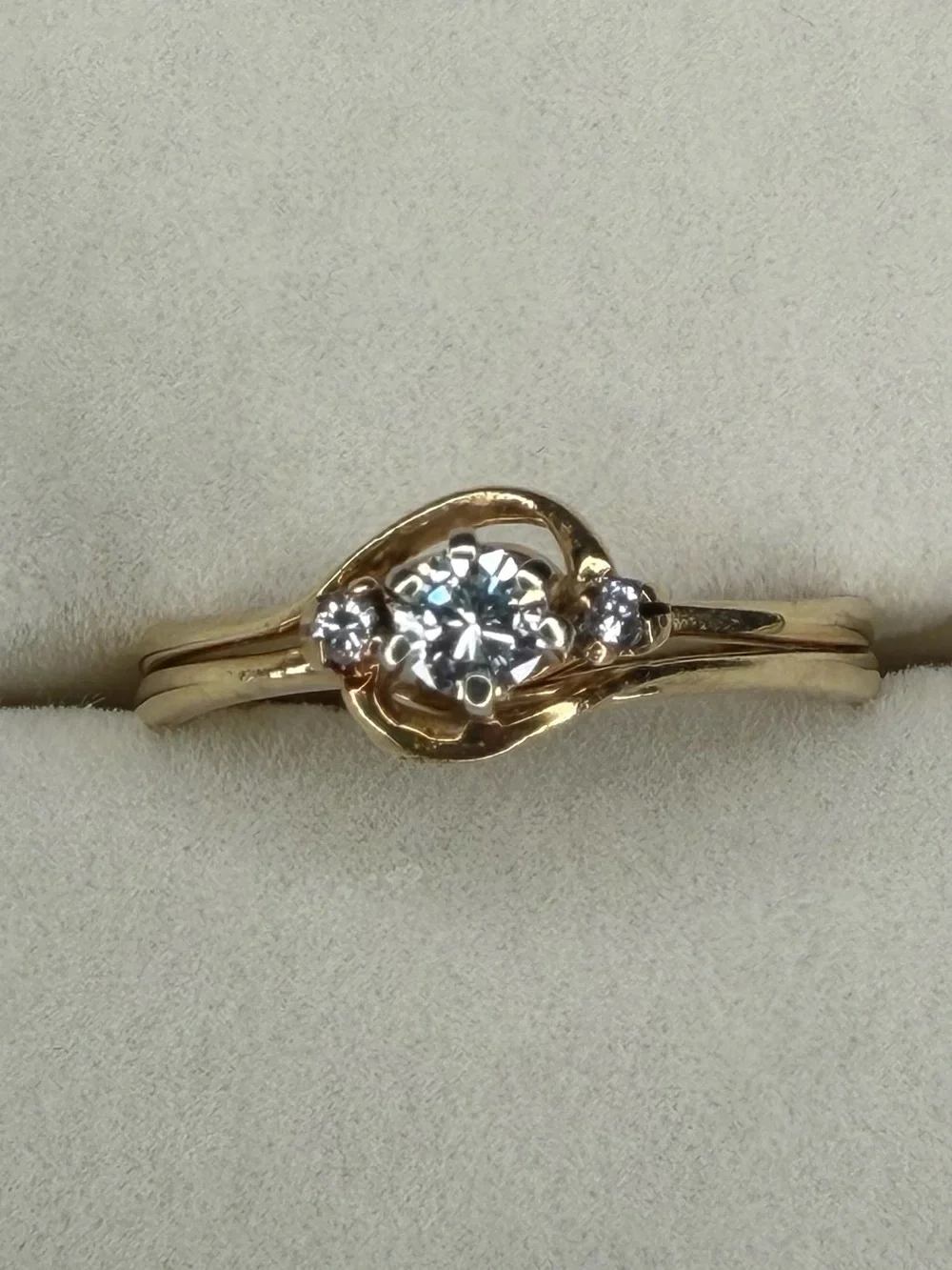 14K Yellow Gold Diamond Bridal Set Elegant Vintage Estate Swirl Bypass‎ Design